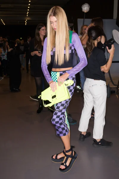 Look 25